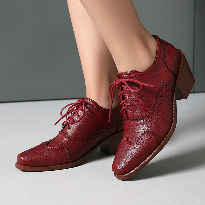 Pump Heel Block - รองเท้าผู้หญิงแบบอ็อกซ์ฟอร์ด หัวแหลม ส้นเตารีด สีเบอร์กันดี หนังแท้ ผูกเชือก