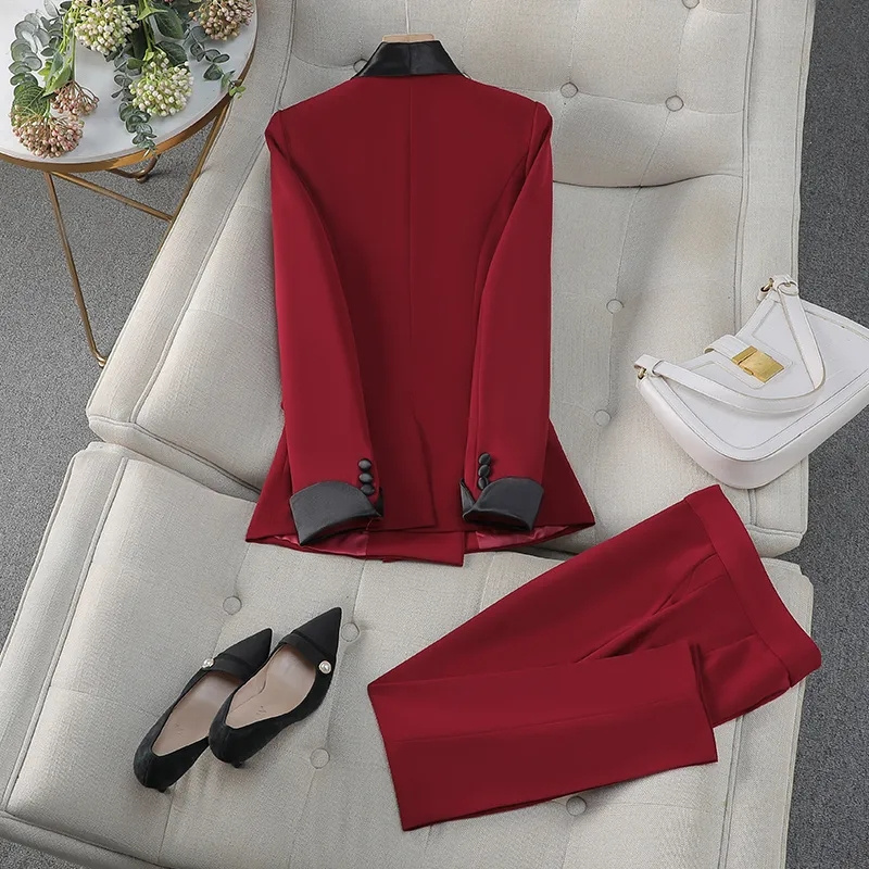 Women Formal Wear With Black Blazer - ชุดสูทผู้หญิงสีแดงดำสุดหรู สำหรับใส่ทำงานในออฟฟิศ ชุดทำงานผู้หญิง 2 ชิ้น เสื้อเบลเซอร์และกางเกงขายาวแบบเป็นทางการ