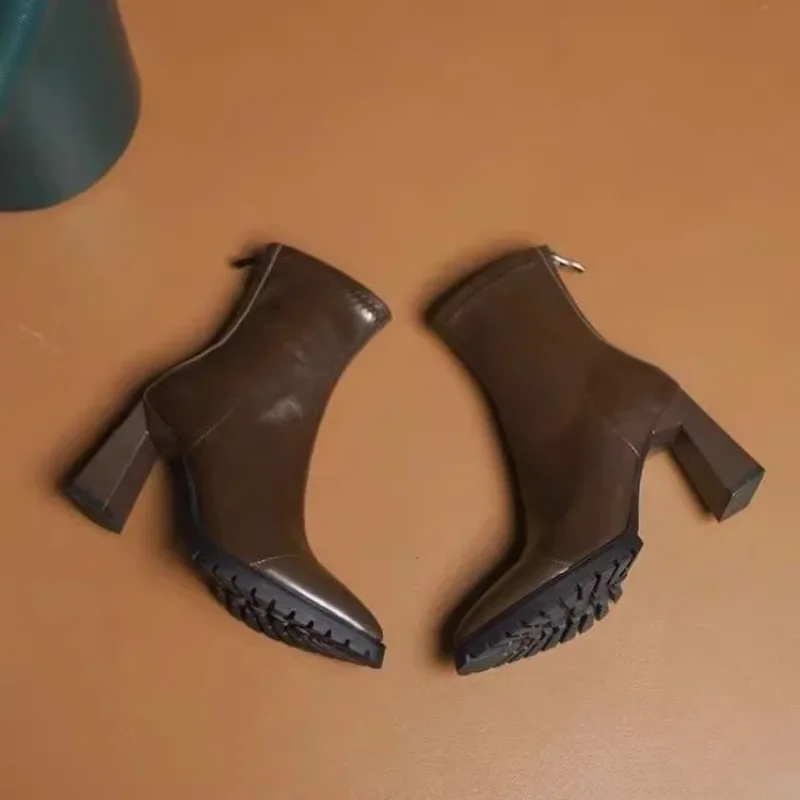 รองเท้าบูทหุ้มข้อทรงแหลมแบบฝรั - Pump Heel Block บทวิจารณ์และราคา