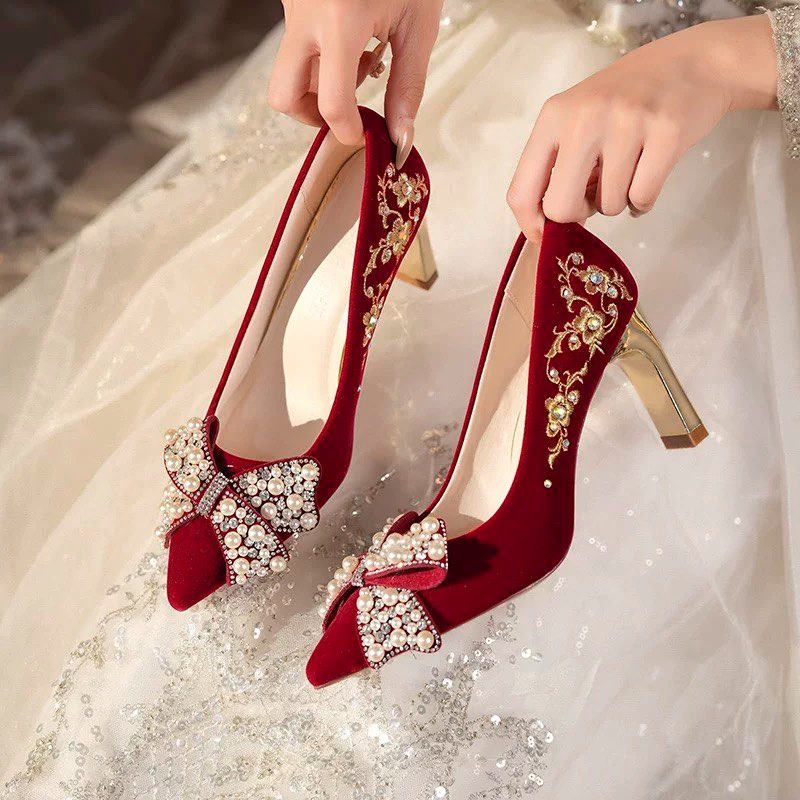 รองเท้าส้นตึกปักลาย ปลายแหลม เ - Pump Heel Block บทวิจารณ์และราคา