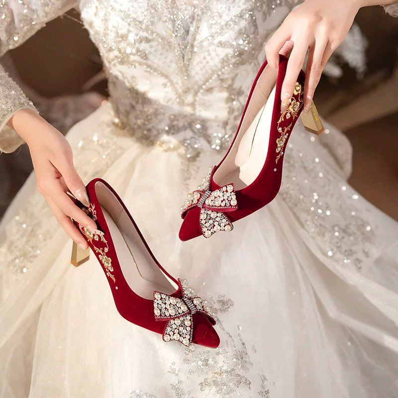 รองเท้าส้นตึกปักลาย ปลายแหลม เ - Pump Heel Block บทวิจารณ์และราคา
