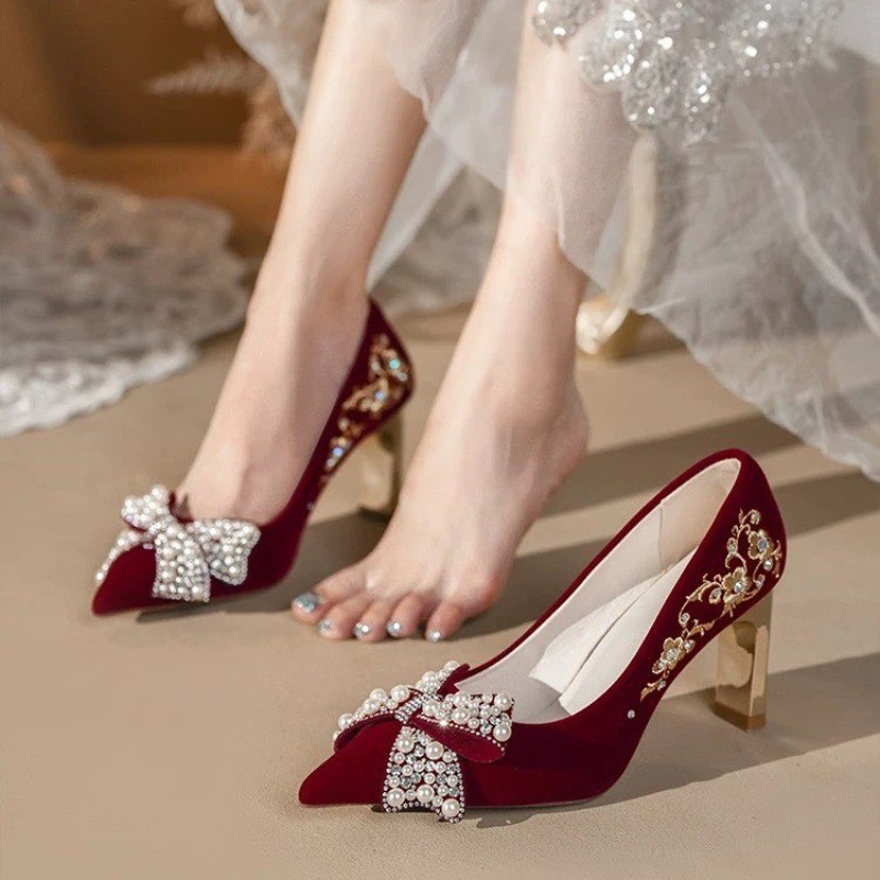 รองเท้าส้นตึกปักลาย ปลายแหลม เ - Pump Heel Block บทวิจารณ์และราคา